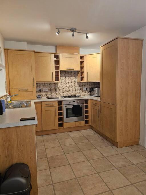 קירקאלדי The Park View, 2 Bedroom House מראה חיצוני תמונה