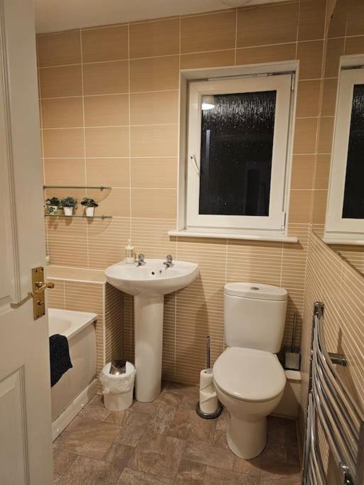 קירקאלדי The Park View, 2 Bedroom House מראה חיצוני תמונה